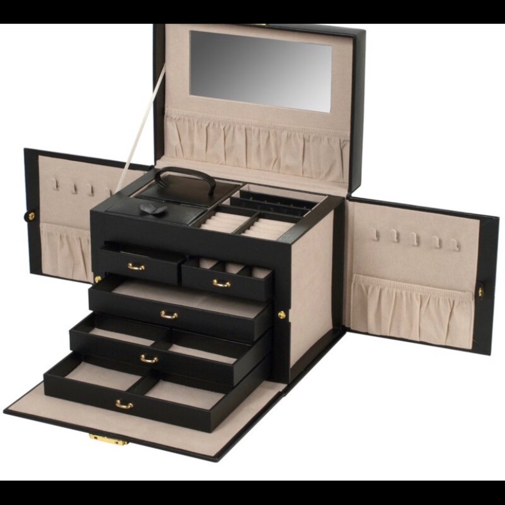 Black jewelry box